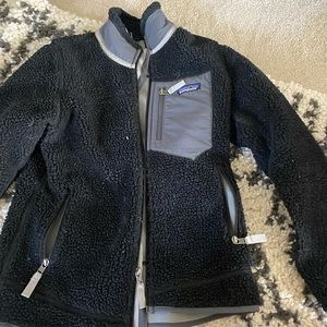 Furry Patagonia in black XXS